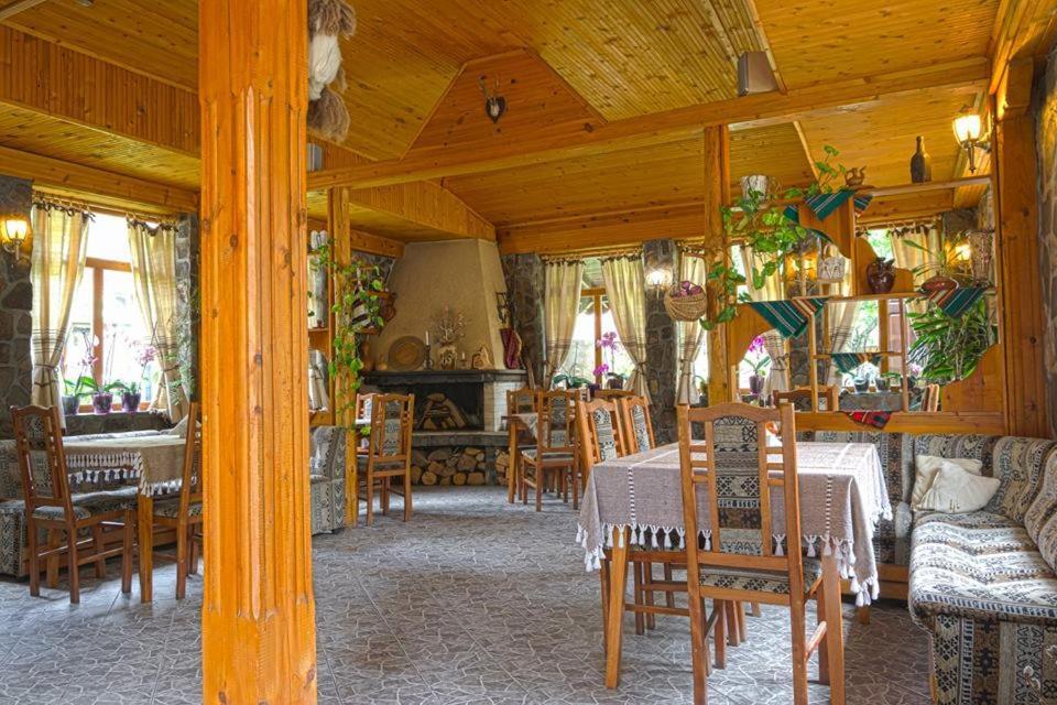 ホテル Стар Мерак リバリツァ エクステリア 写真